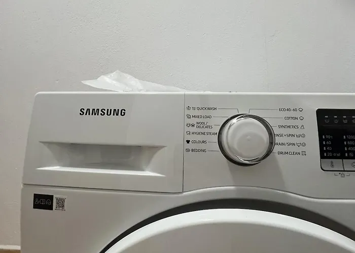 3 Bedroom In The Heart Of Tirana! Apartment *